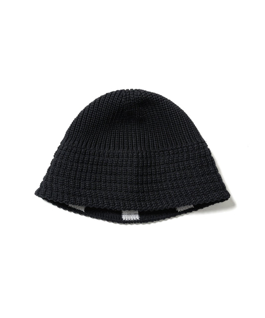 E KNIT HAT